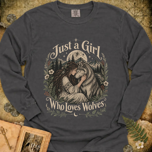 Just a Girl Who Loves Wolves Long Sleeve T-Shirt